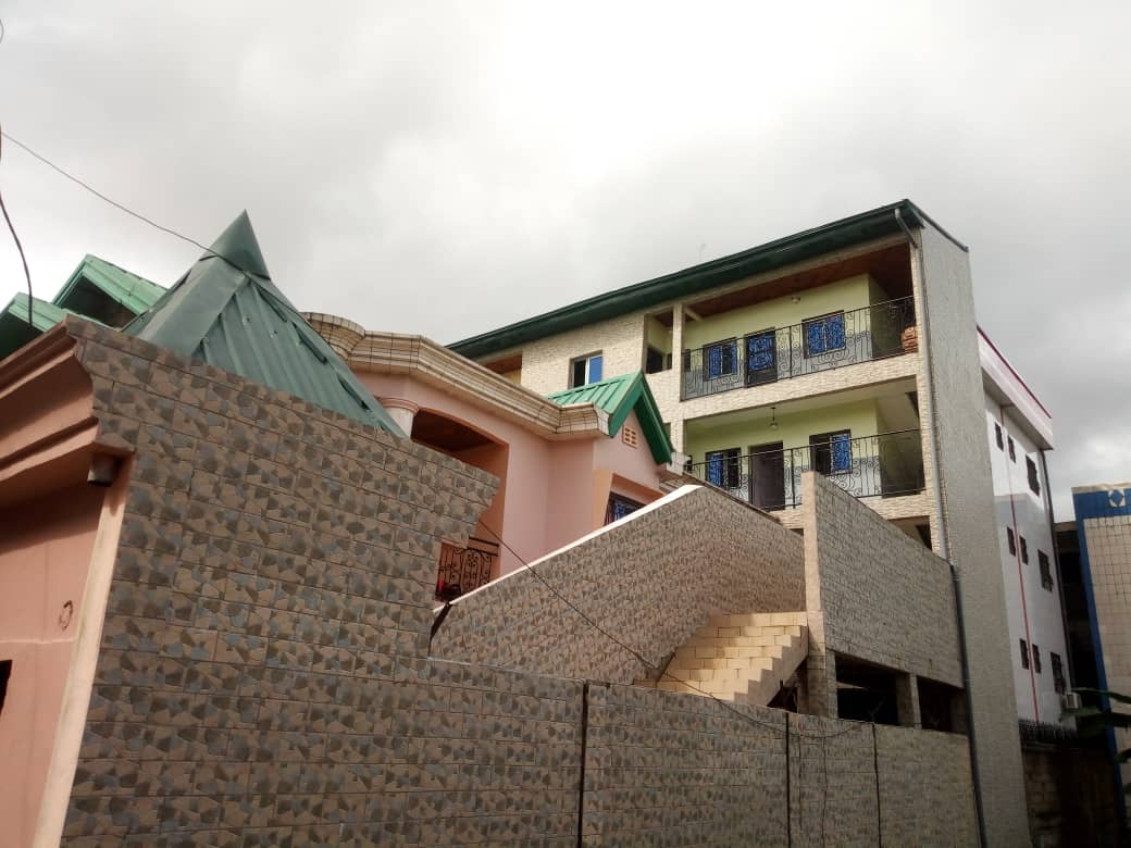 House (Villa) for sale - Douala, Makepe, saint Tropez - 1 living room(s), 4 bedroom(s), 3 bathroom(s) - 200 000 000 FCFA / month