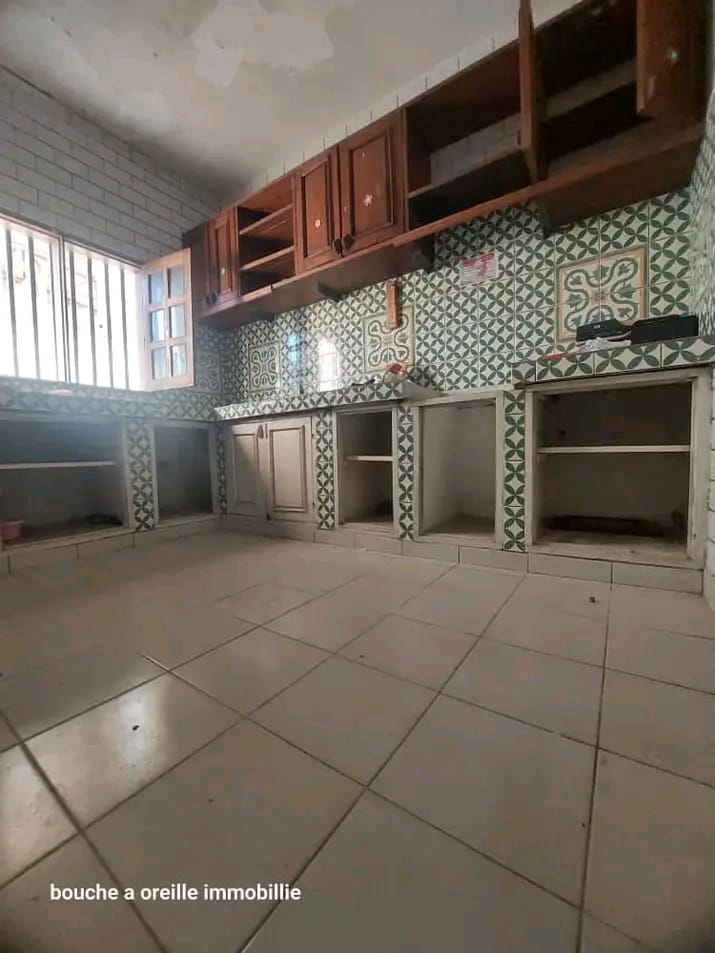 House (Villa) for sale - Douala, Logpom, Derrière adem - 1 living room(s), 5 bedroom(s), 3 bathroom(s) - 55 000 000 FCFA / month