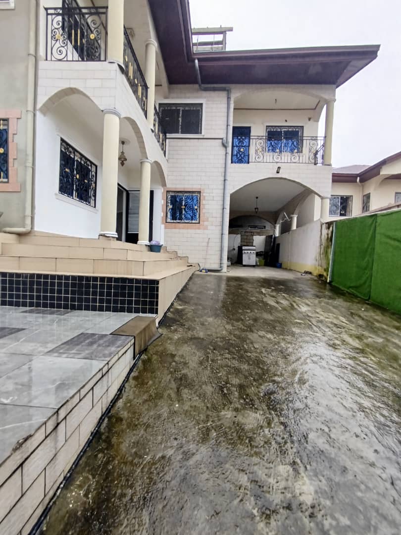 House (Duplex) to rent - Douala, Yassa, Quartier hupper - 2 living room(s), 5 bedroom(s), 5 bathroom(s) - 450 000 FCFA / month