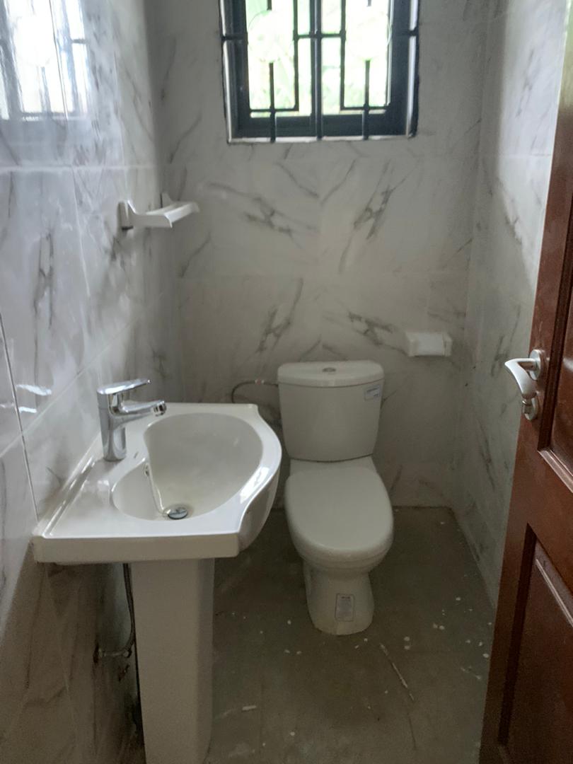Apartment to rent - Yaoundé, Bastos, Mbankolo - 1 living room(s), 3 bedroom(s), 3 bathroom(s) - 650 000 FCFA / month