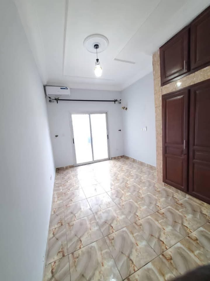 Appartement à louer - Yaoundé, Odza, plaque LB - 1 salon(s), 2 chambre(s), 2 salle(s) de bains - 200 000 FCFA / mois