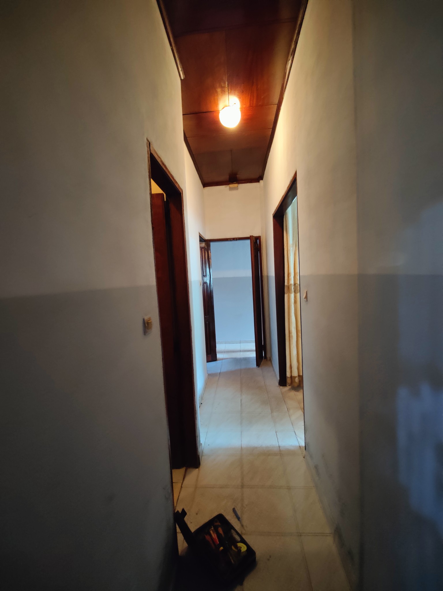 House (Villa) to rent - Yaoundé, Santa Barbara, santa babara - 1 living room(s), 4 bedroom(s), 3 bathroom(s) - 300 000 FCFA / month