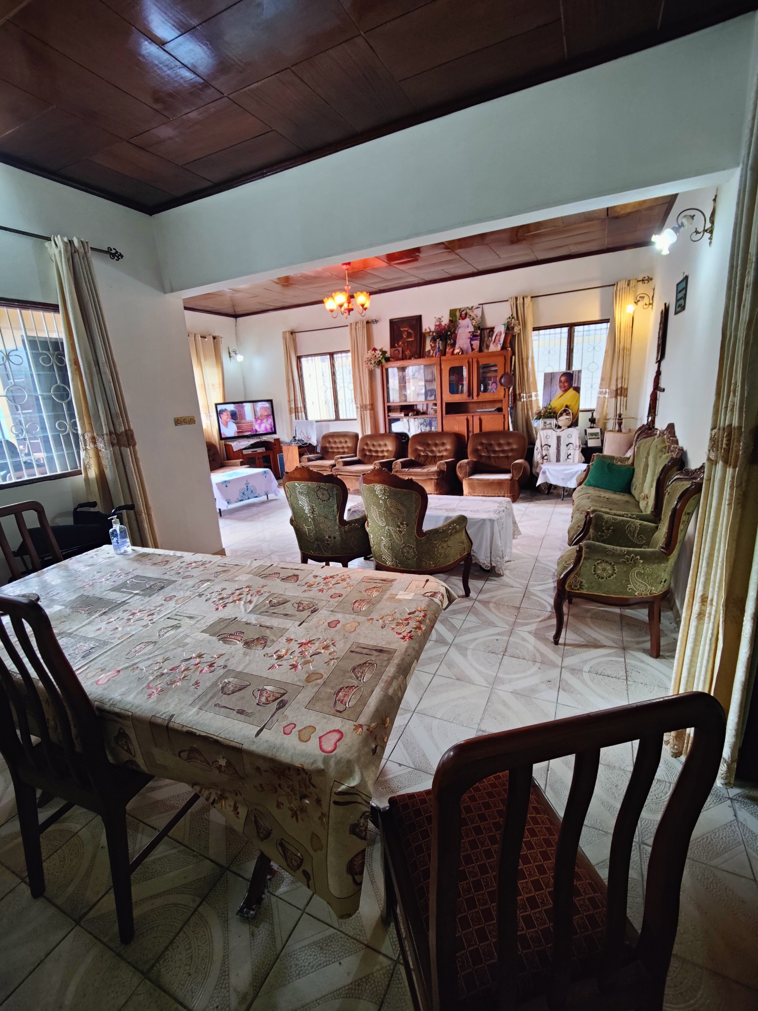 House (Villa) to rent - Yaoundé, Santa Barbara, santa babara - 1 living room(s), 4 bedroom(s), 3 bathroom(s) - 300 000 FCFA / month