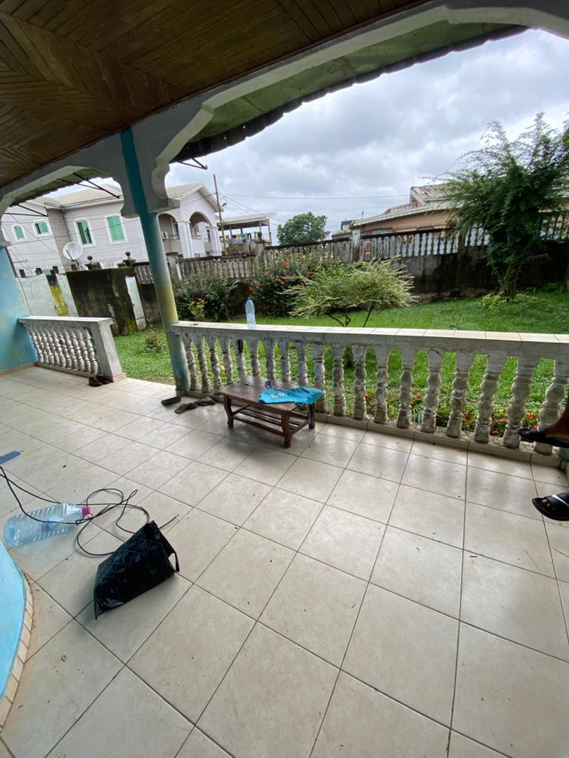 House (Villa) to rent - Douala, PK 10, PK10 - 1 living room(s), 4 bedroom(s), 3 bathroom(s) - 200 000 FCFA / month