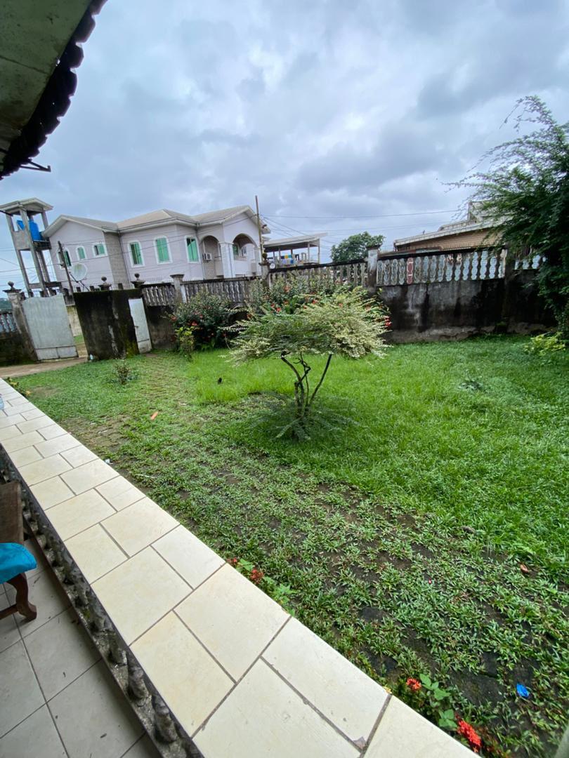 House (Villa) to rent - Douala, PK 10, PK10 - 1 living room(s), 4 bedroom(s), 3 bathroom(s) - 200 000 FCFA / month