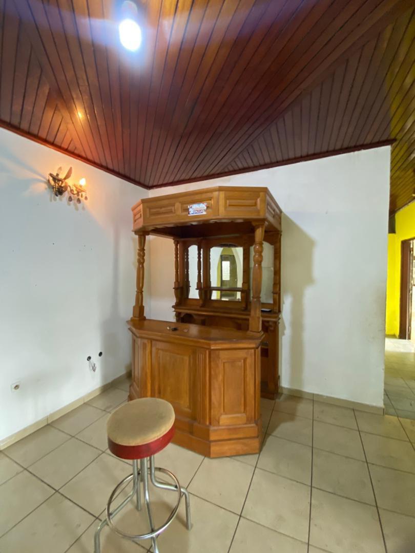 House (Villa) to rent - Douala, PK 10, PK10 - 1 living room(s), 4 bedroom(s), 3 bathroom(s) - 200 000 FCFA / month