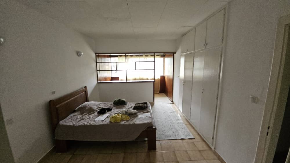 House (Duplex) to rent - Douala, Bonapriso, Hydrocarbures - 1 living room(s), 4 bedroom(s), 4 bathroom(s) - 2 500 000 FCFA / month