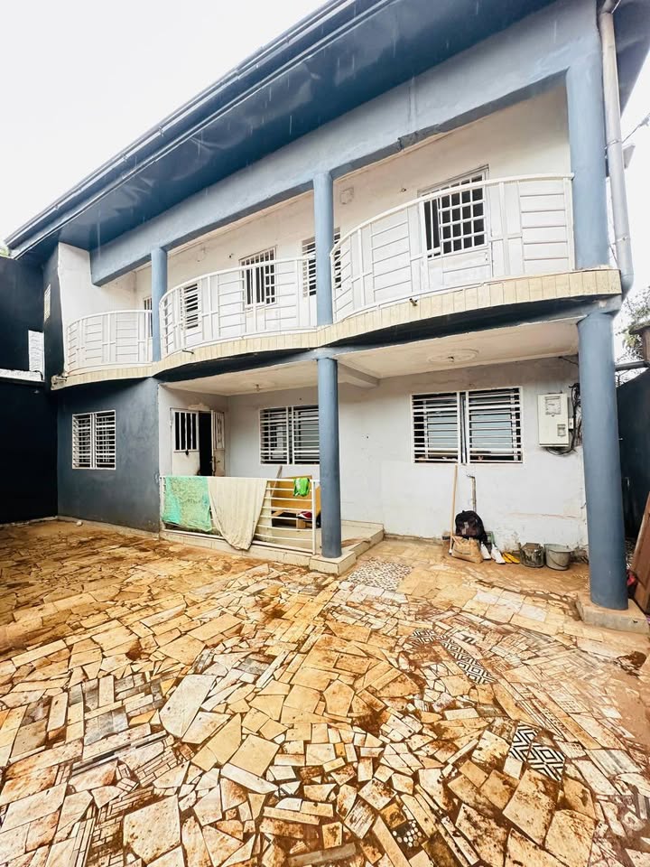 House (Duplex) to rent - Yaoundé, Cité verte, cite verte - 2 living room(s), 3 bedroom(s), 3 bathroom(s) - 230 000 FCFA / month