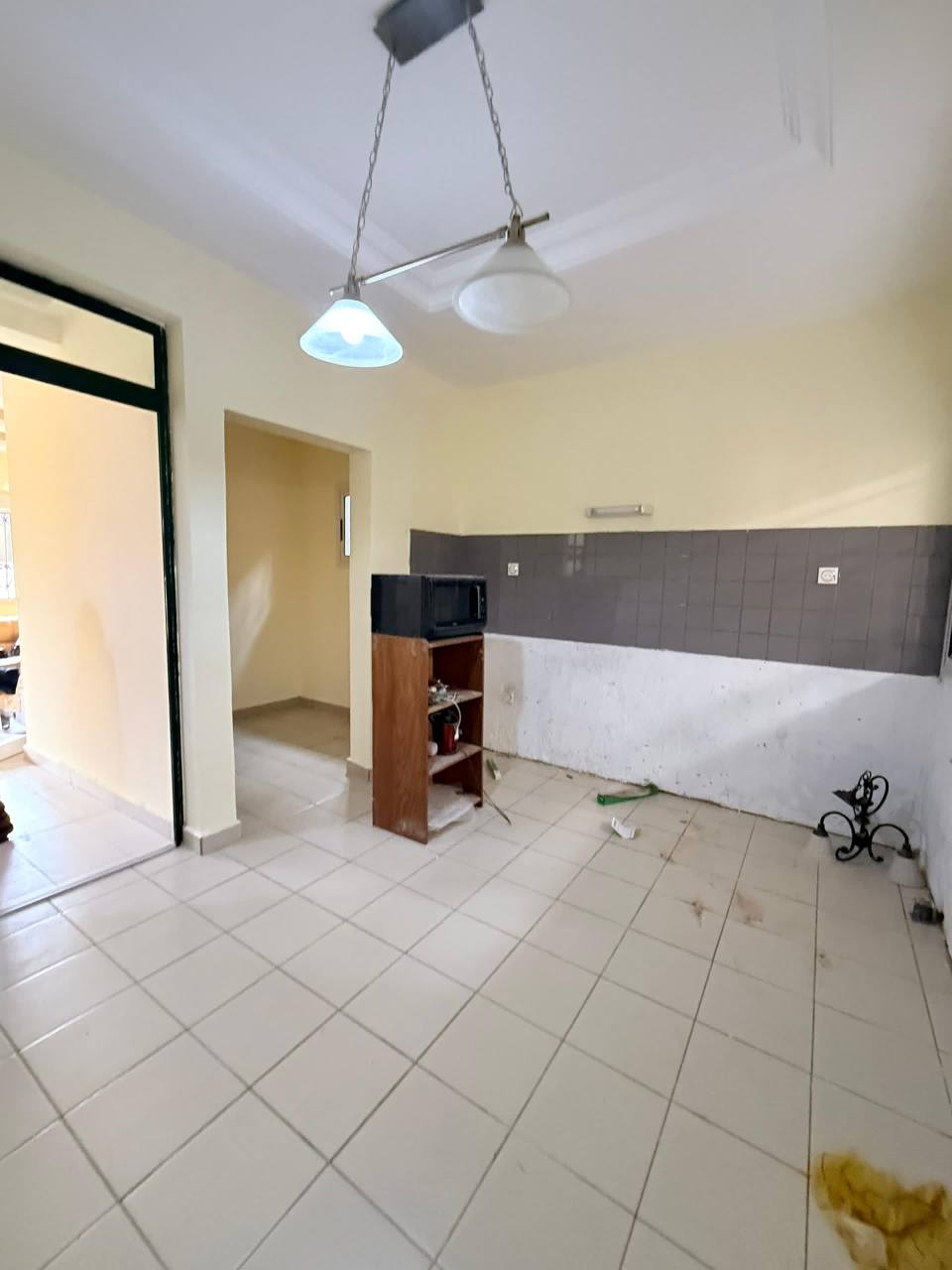 House (Villa) to rent - Yaoundé, Nkolfoulou, nkolfoulou - 2 living room(s), 4 bedroom(s), 4 bathroom(s) - 400 000 FCFA / month