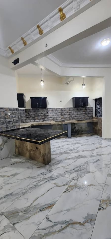 House (Villa) to rent - Yaoundé, Odza, auberge bleue - 2 living room(s), 6 bedroom(s), 5 bathroom(s) - 500 000 FCFA / month
