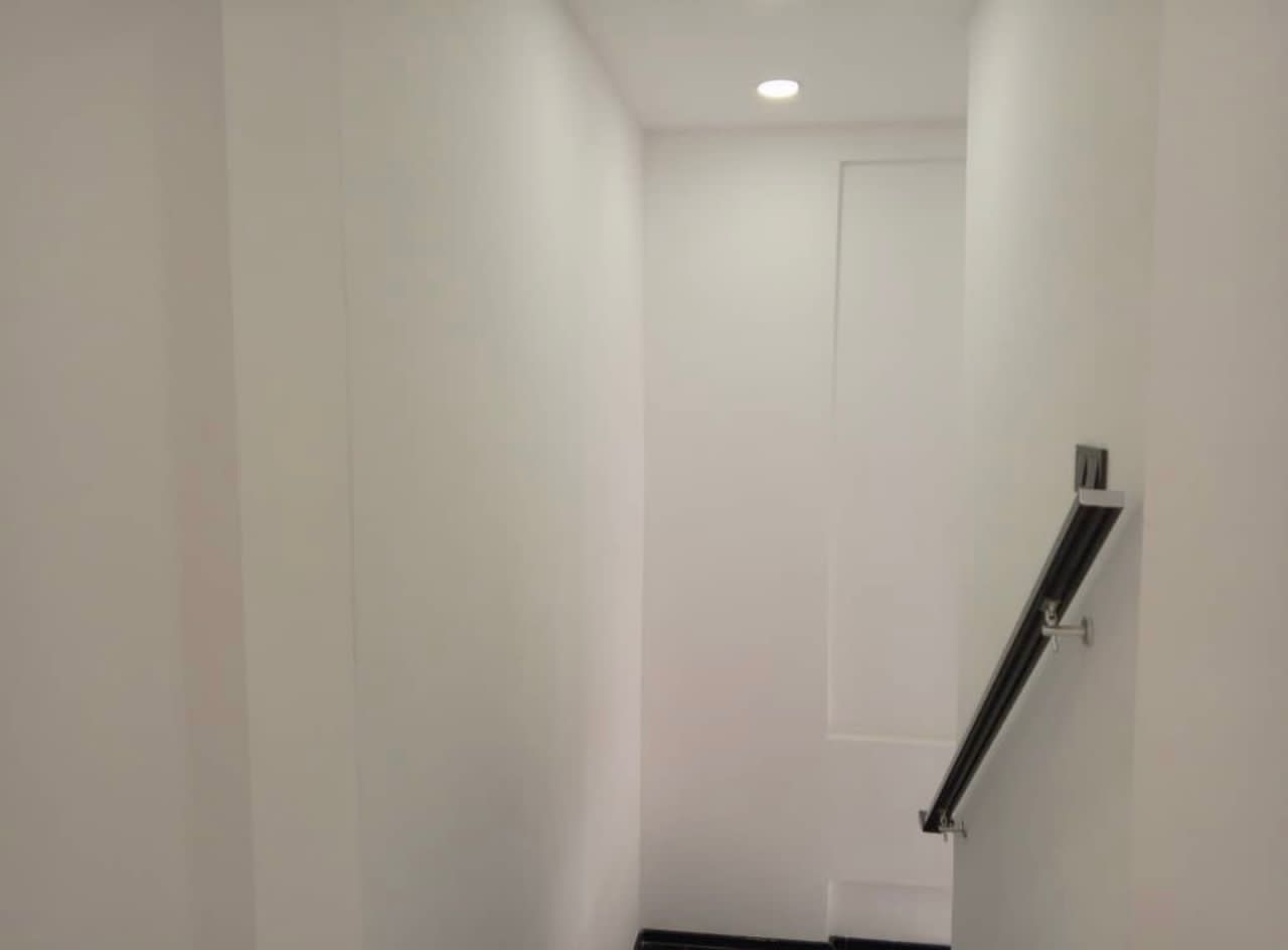 Apartment to rent - Yaoundé, Bastos, Etoa meki - 1 living room(s), 2 bedroom(s), 3 bathroom(s) - 300 000 FCFA / month