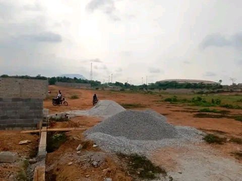 Terrain à vendre - Yaoundé, Olembe, Olembe - 400 m2 - 12 000 000 FCFA