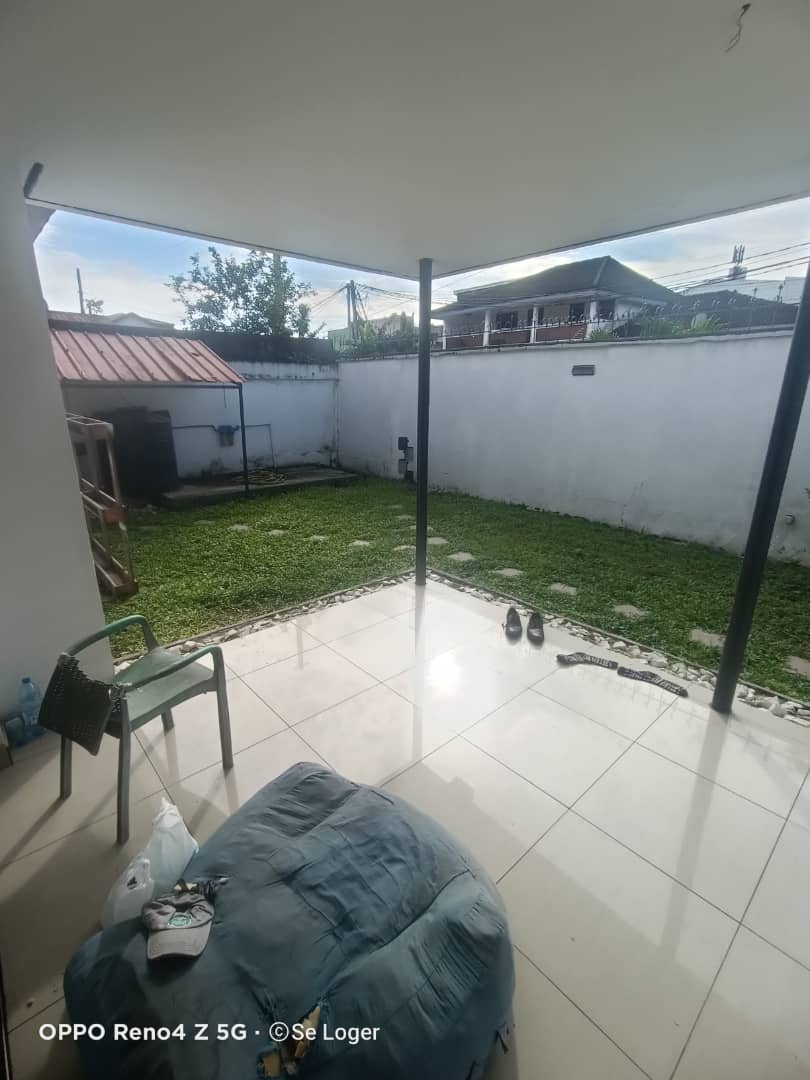 House (Villa) to rent - Douala, Bonapriso, HA - 1 living room(s), 3 bedroom(s), 3 bathroom(s) - 1 300 000 FCFA / month