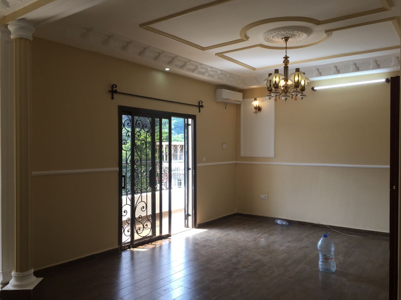 Appartement à louer - Yaoundé, Bastos, GOLF - 1 salon(s), 2 chambre(s), 3 salle(s) de bains - 600 000 FCFA / mois