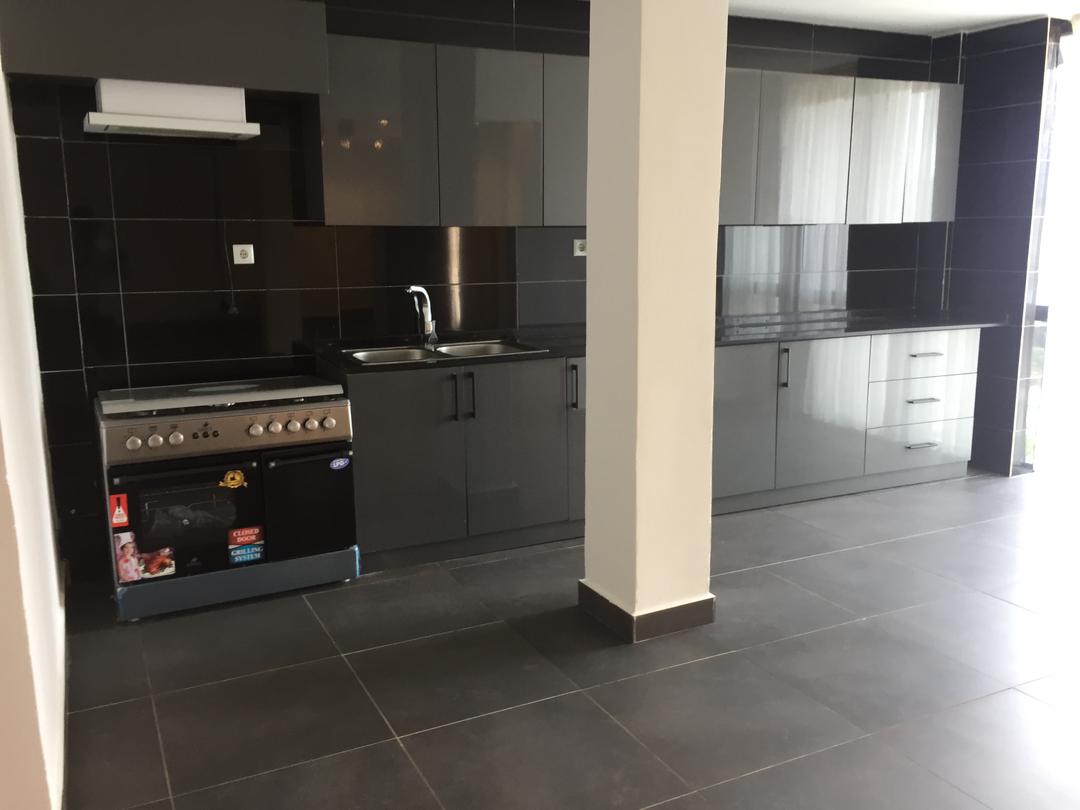 Apartment to rent - Yaoundé, Bastos, GOLF - 1 living room(s), 3 bedroom(s), 3 bathroom(s) - 1 500 000 FCFA / month