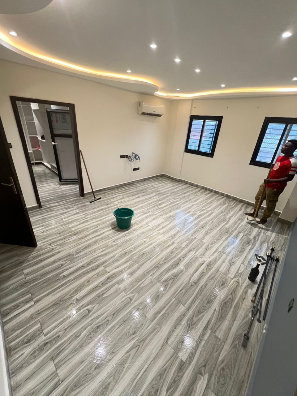 House (Duplex) to rent - Douala, Logpom, Douala 5iem - 2 living room(s), 5 bedroom(s), 5 bathroom(s) - 1 000 000 FCFA / month