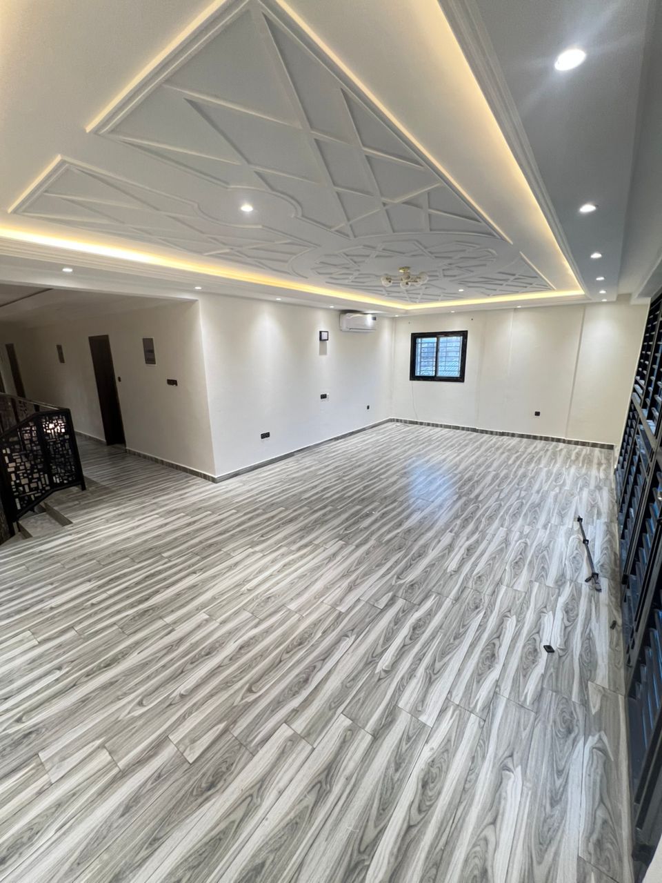 House (Duplex) to rent - Douala, Logpom, Douala 5iem - 2 living room(s), 5 bedroom(s), 5 bathroom(s) - 1 000 000 FCFA / month