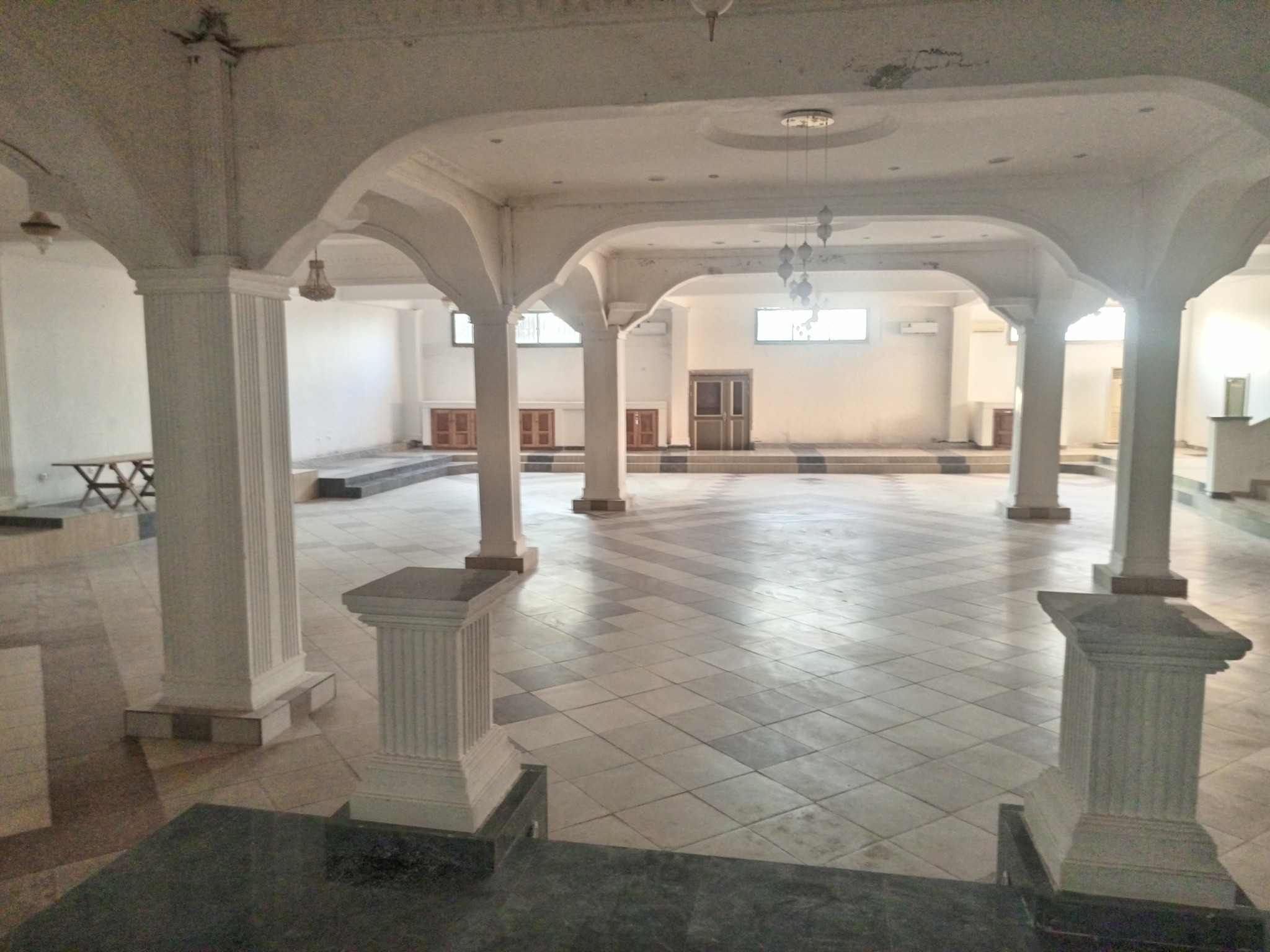 Store to rent at Yaoundé, Quartier Fouda, fouda -  m2 - 1 500 000 FCFA