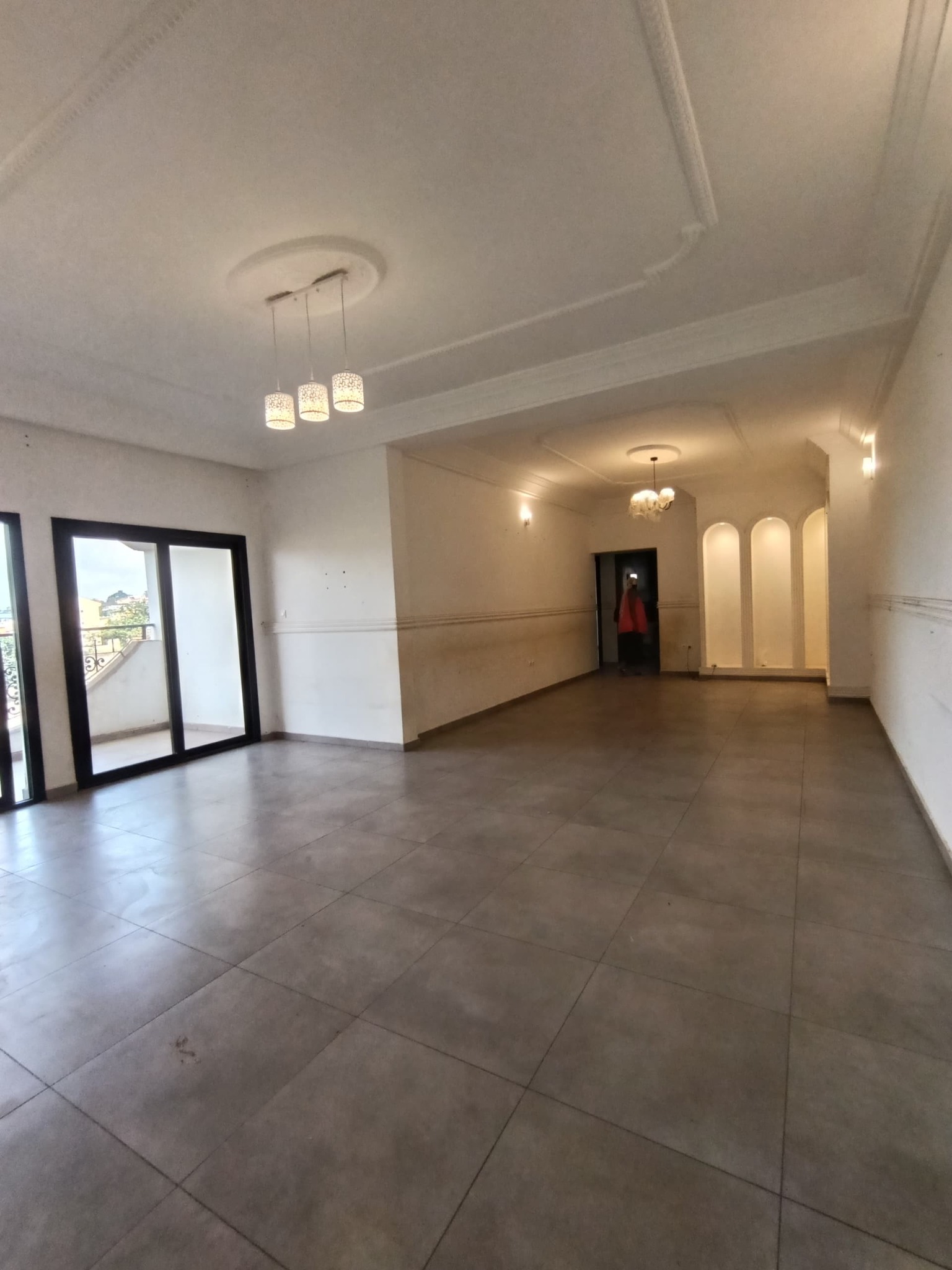 Apartment to rent - Yaoundé, Odza, cite de la paix - 1 living room(s), 3 bedroom(s), 2 bathroom(s) - 250 000 FCFA / month