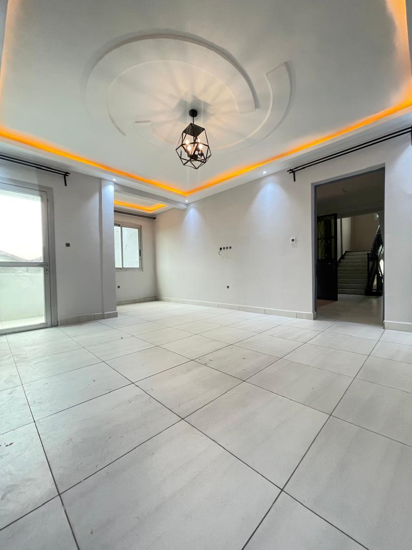 Apartment to rent - Douala, Logpom, Nickel oil - 1 living room(s), 1 bedroom(s), 1 bathroom(s) - 180 000 FCFA / month