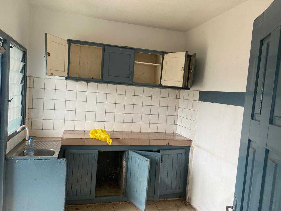House (Villa) to rent - Douala, Kotto, Non loin de Neptune - 1 living room(s), 4 bedroom(s), 3 bathroom(s) - 200 000 FCFA / month