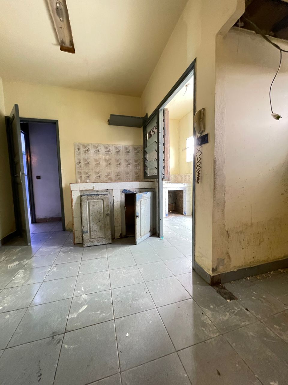 House (Villa) to rent - Douala, Makepe, Rond point P'tit payi - 1 living room(s), 4 bedroom(s), 3 bathroom(s) - 300 000 FCFA / month