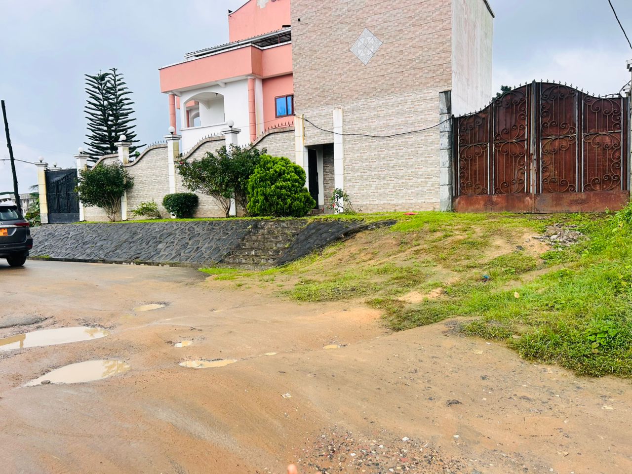 Terrain à vendre - Douala, Yassa, Nkolbong - 1000 m2 - 80 000 000 FCFA