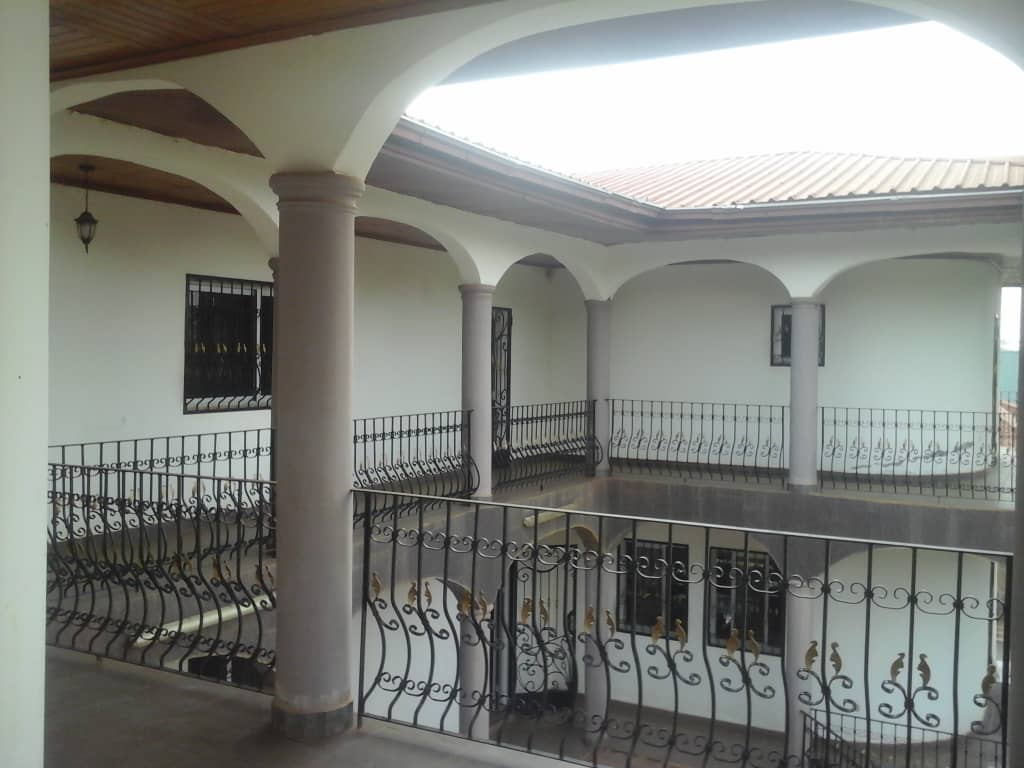 House (Duplex) for sale - Yaoundé, Odza, Borne 12 - 3 living room(s), 6 bedroom(s), 6 bathroom(s) - 180 000 000 FCFA / month