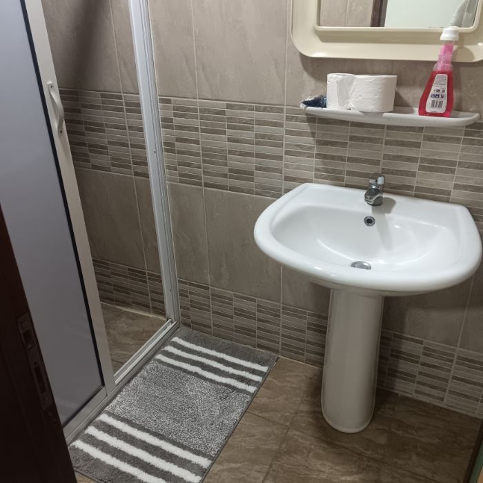 Apartment to rent - Yaoundé, Bastos, Golf - 1 living room(s), 2 bedroom(s), 3 bathroom(s) - 1 500 000 FCFA / month