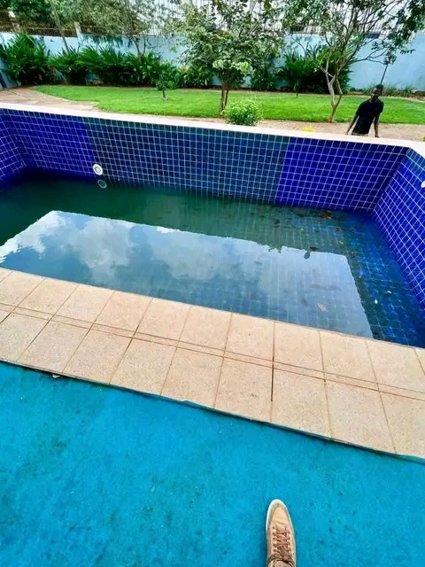 House (Villa) to rent - Yaoundé, Bastos, DRAGAGE - 1 living room(s), 4 bedroom(s), 3 bathroom(s) - 1 000 000 FCFA / month
