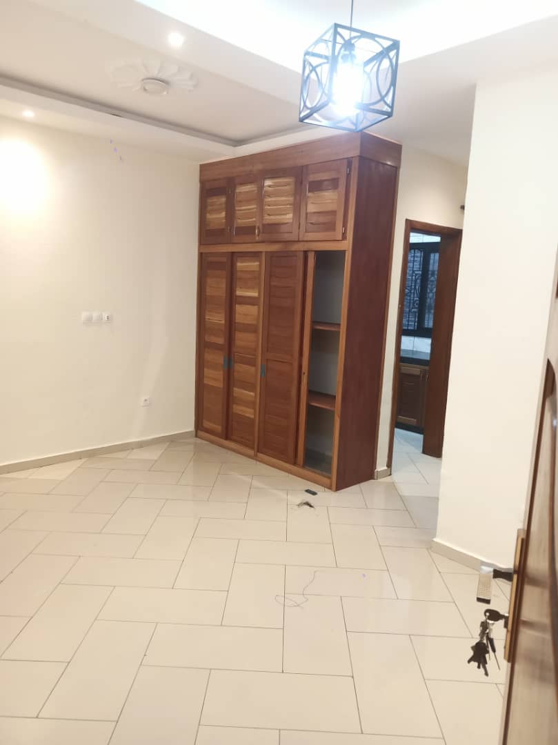 Studio to rent - Douala, Cite Ubo Palmiers, CITE DES PALMIERS - 80 FCFA / month