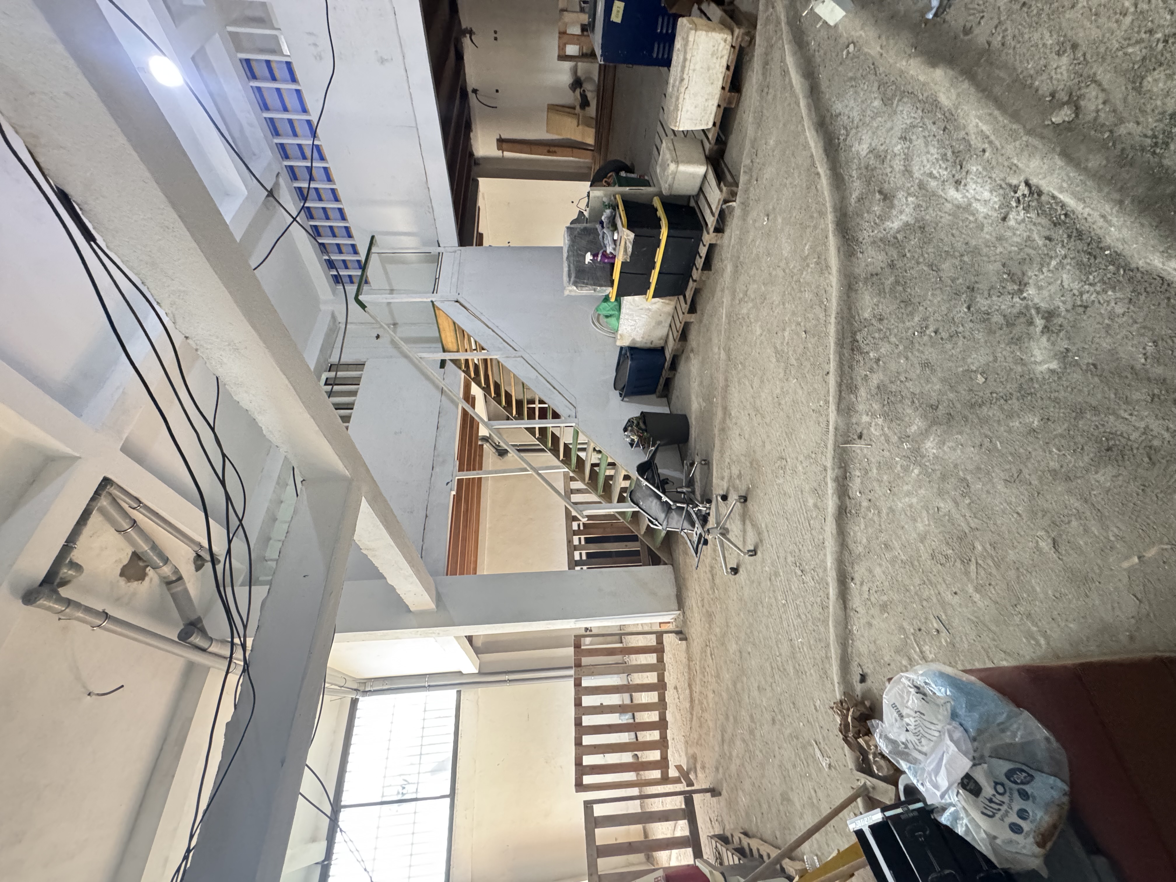 Warehouse to rent at Douala, Makepe, Saker makepe - 200 m2 - 400 000 FCFA