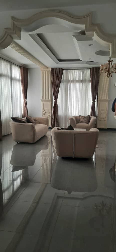 Appartement à louer - Yaoundé, Bastos, Bastos centre appartement meublé - 1 salon(s), 3 chambre(s), 3 salle(s) de bains - 2 000 000 FCFA / mois