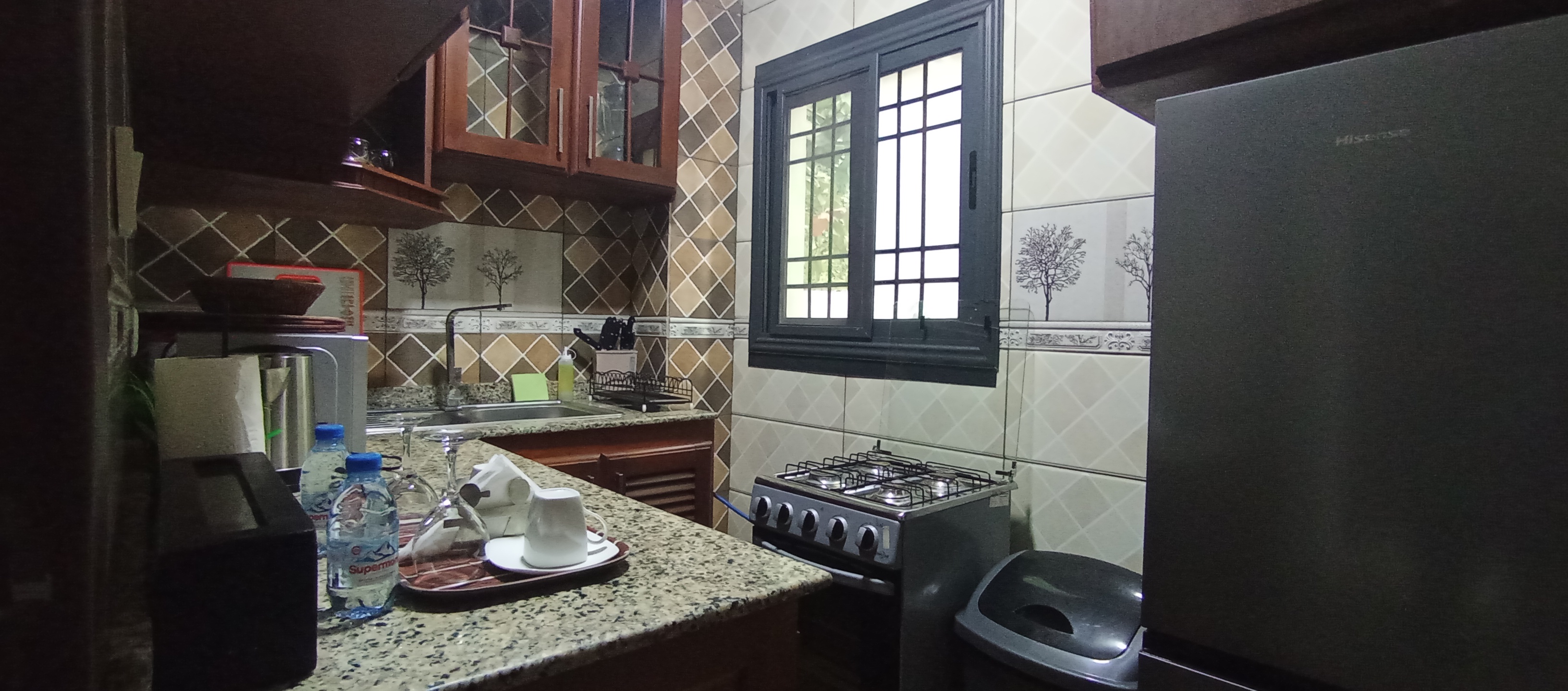 Appartement à louer - Yaoundé, Bastos, Bastos centre - 1 salon(s), 2 chambre(s), 3 salle(s) de bains - 800 000 FCFA / mois