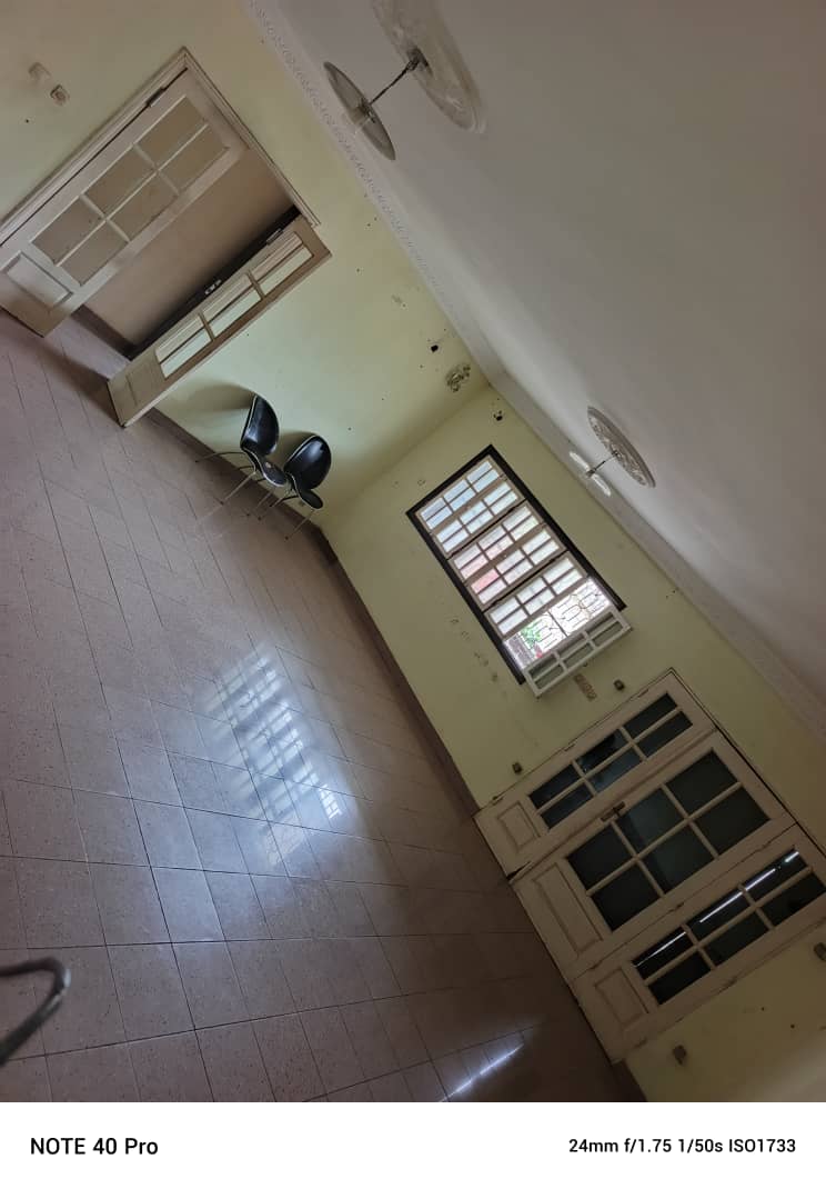 House (Villa) to rent - Douala, Ndogbong, K - 1 living room(s), 4 bedroom(s), 3 bathroom(s) - 300 000 FCFA / month