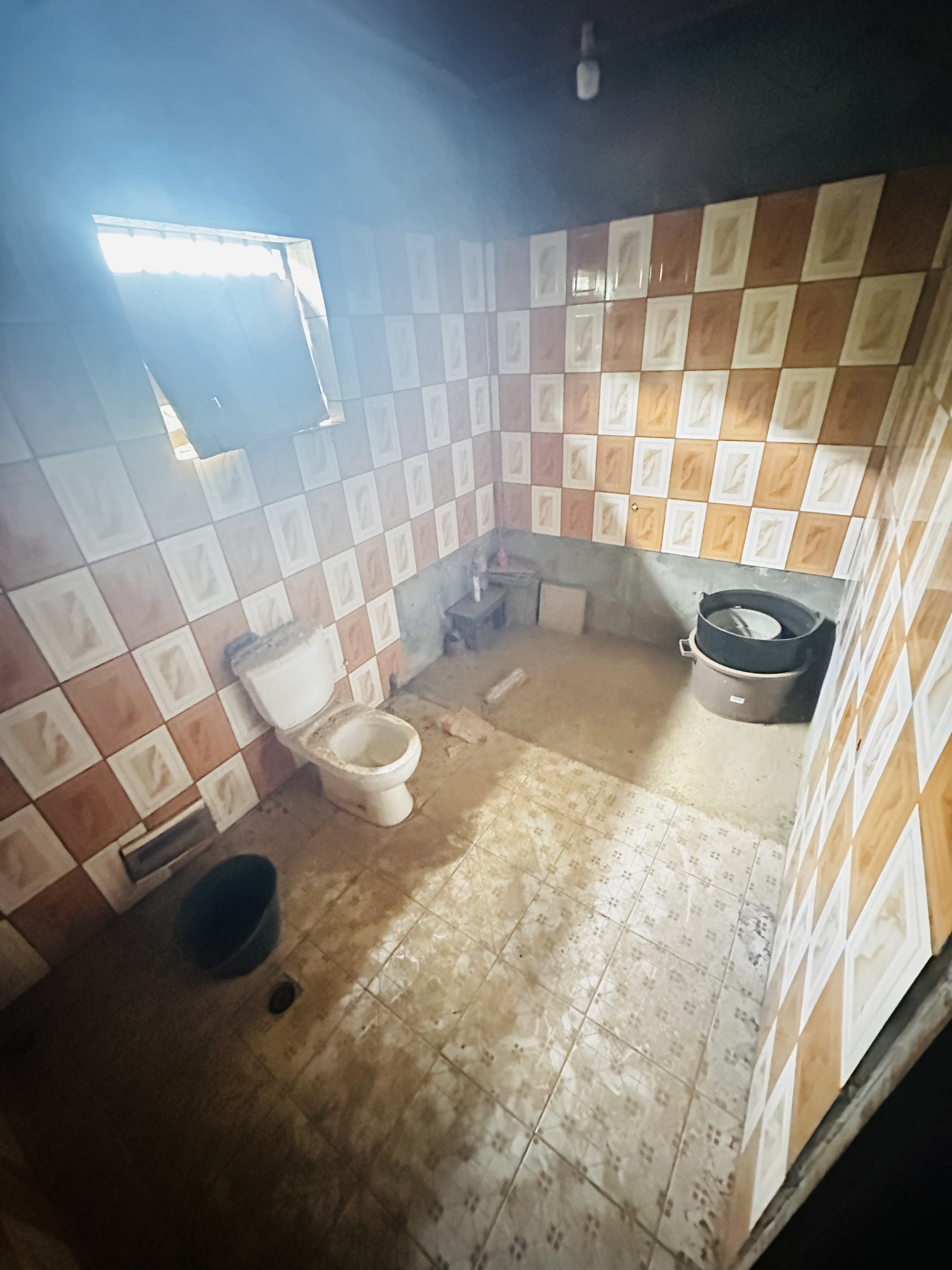 House (Villa) for sale - Douala, PK 19, Entrée chefferie - 1 living room(s), 3 bedroom(s), 2 bathroom(s) - 40 000 000 FCFA / month