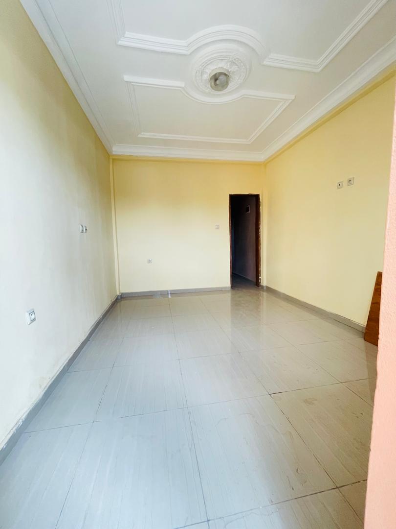Studio to rent - Douala, Logbessou I, Crtv bar - 60 000 FCFA / month