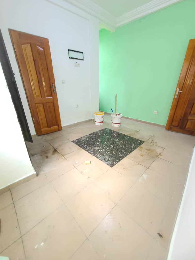 Studio to rent - Douala, Logpom, logpom - 50 000 FCFA / month