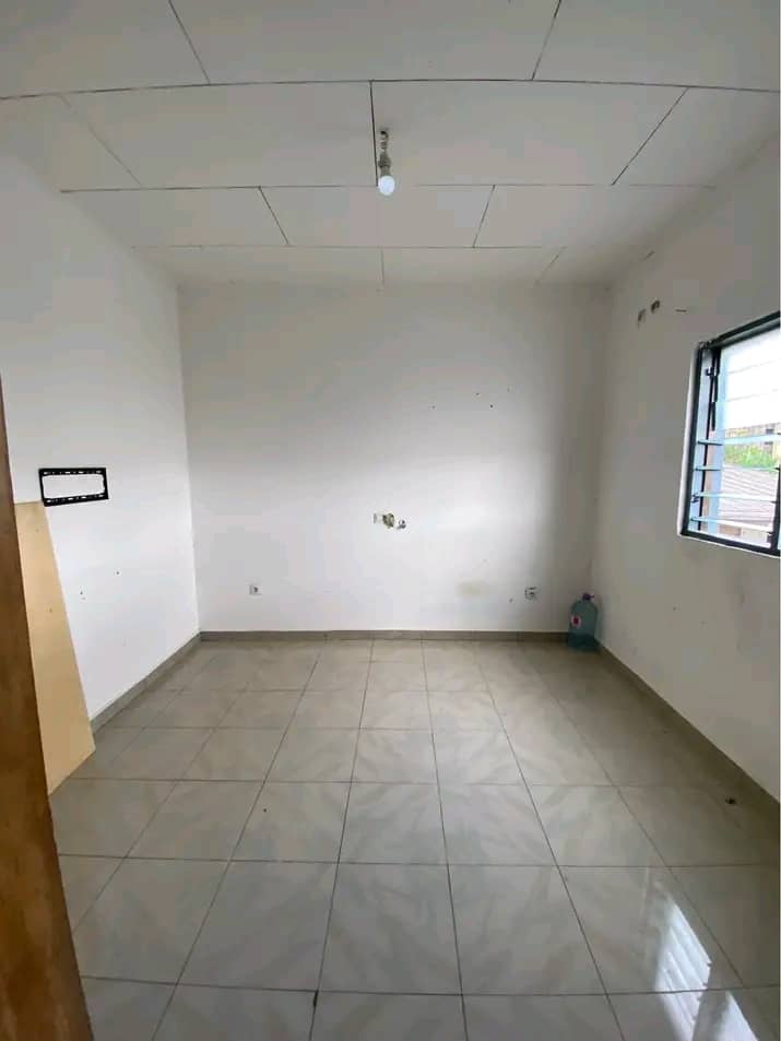 Studio to rent - Douala, Logpom, logpom - 40 000 FCFA / month