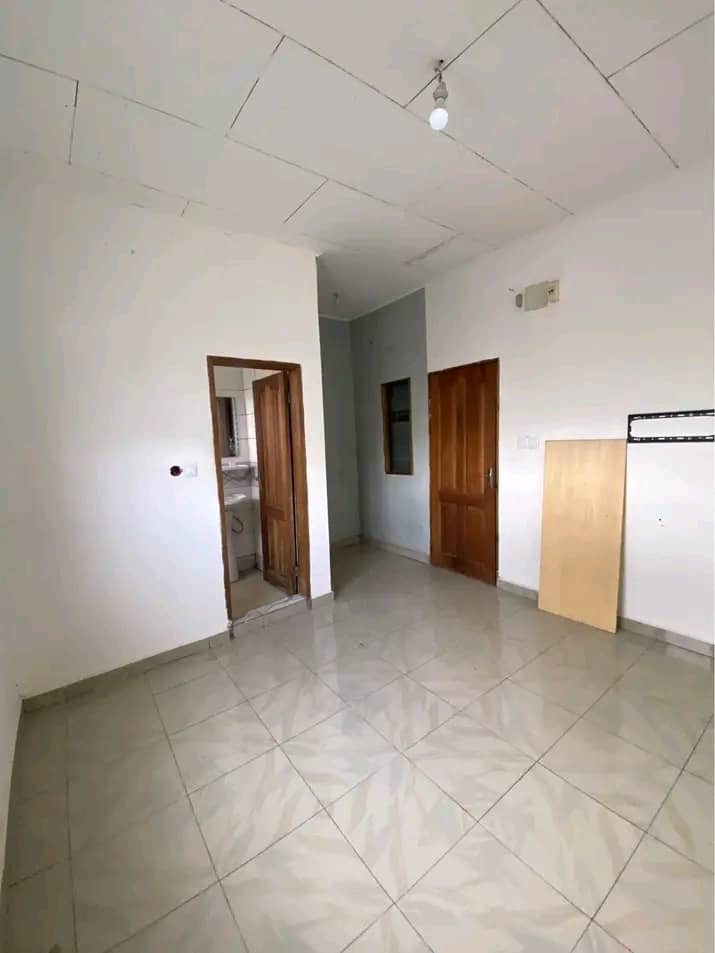 Studio to rent - Douala, Logpom, logpom - 40 000 FCFA / month