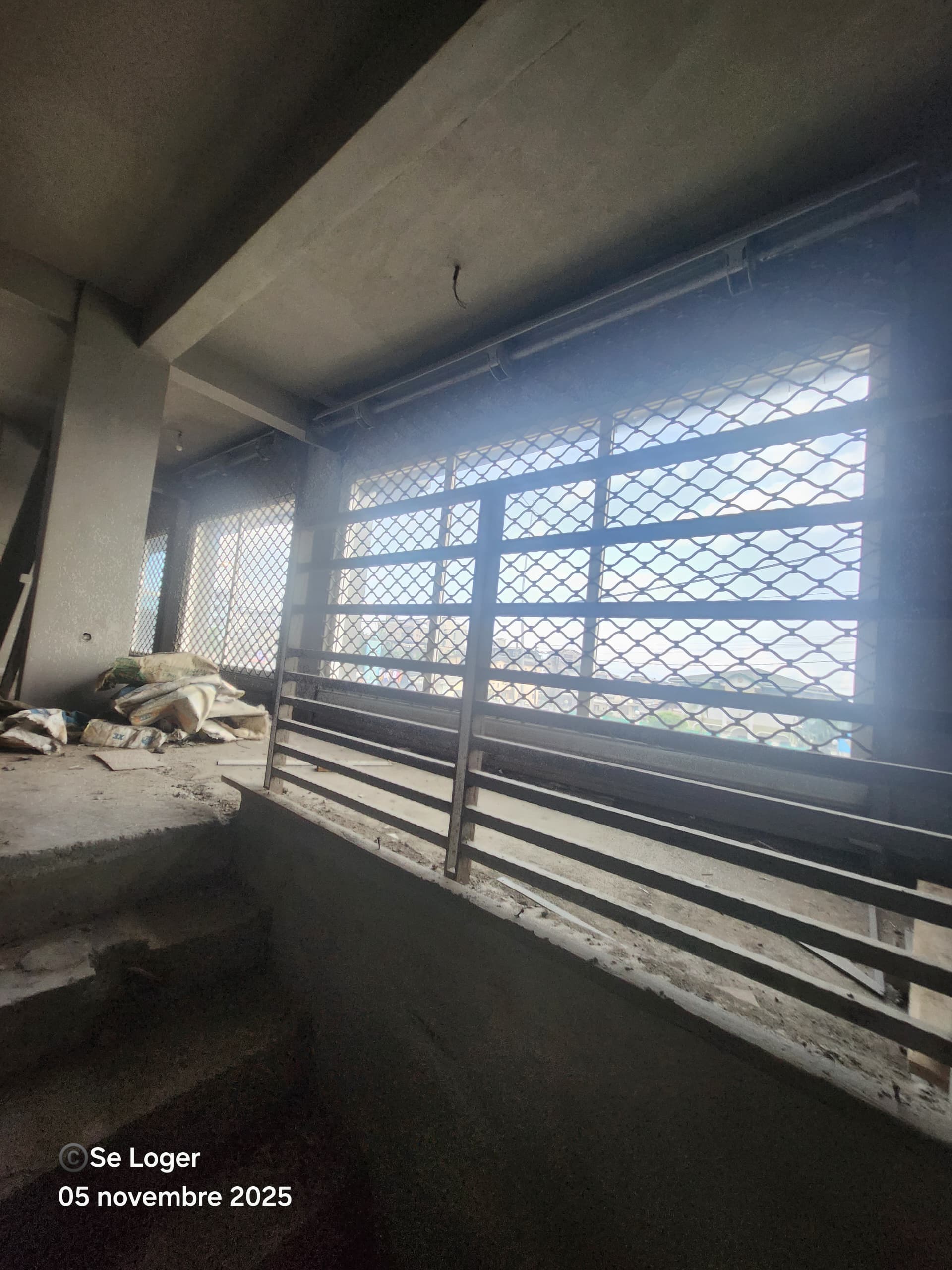 Warehouse to rent at Douala, Logpom, A - 200 m2 - 1 250 000 FCFA