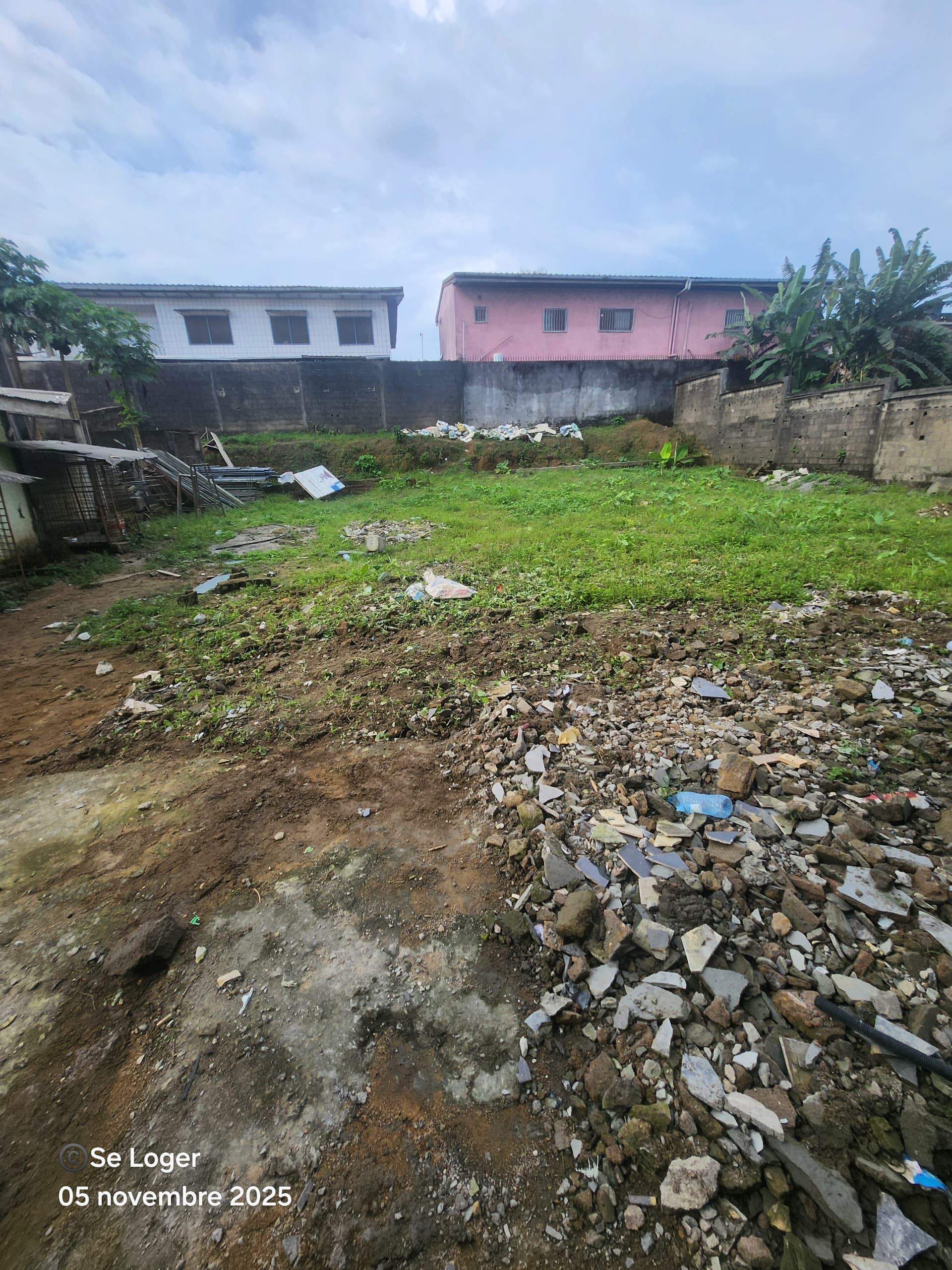 Warehouse to rent at Douala, Logpom, A - 200 m2 - 1 250 000 FCFA