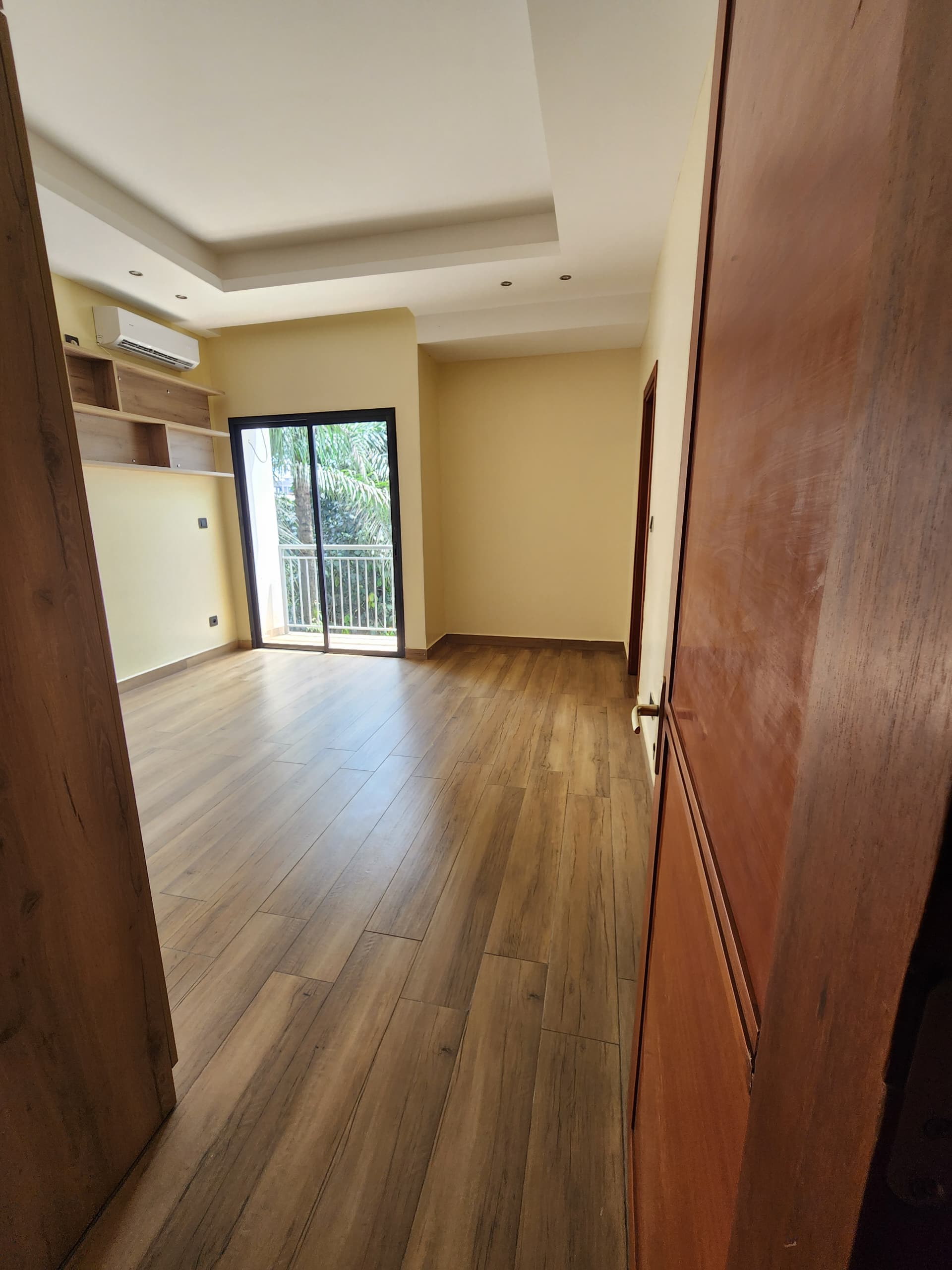 Apartment to rent - Yaoundé, Bastos, GOLF - 1 living room(s), 3 bedroom(s), 1 bathroom(s) - 1 500 000 FCFA / month