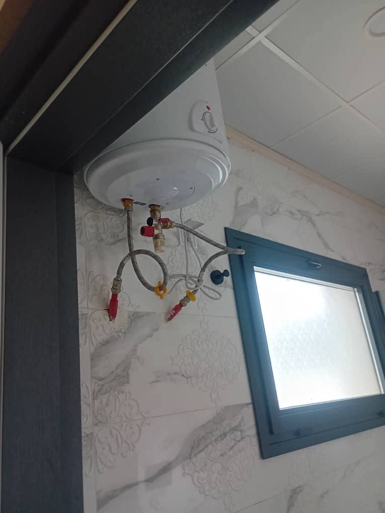 Apartment to rent - Yaoundé, Bastos, golf americain - 1 living room(s), 3 bedroom(s), 4 bathroom(s) - 1 000 000 FCFA / month