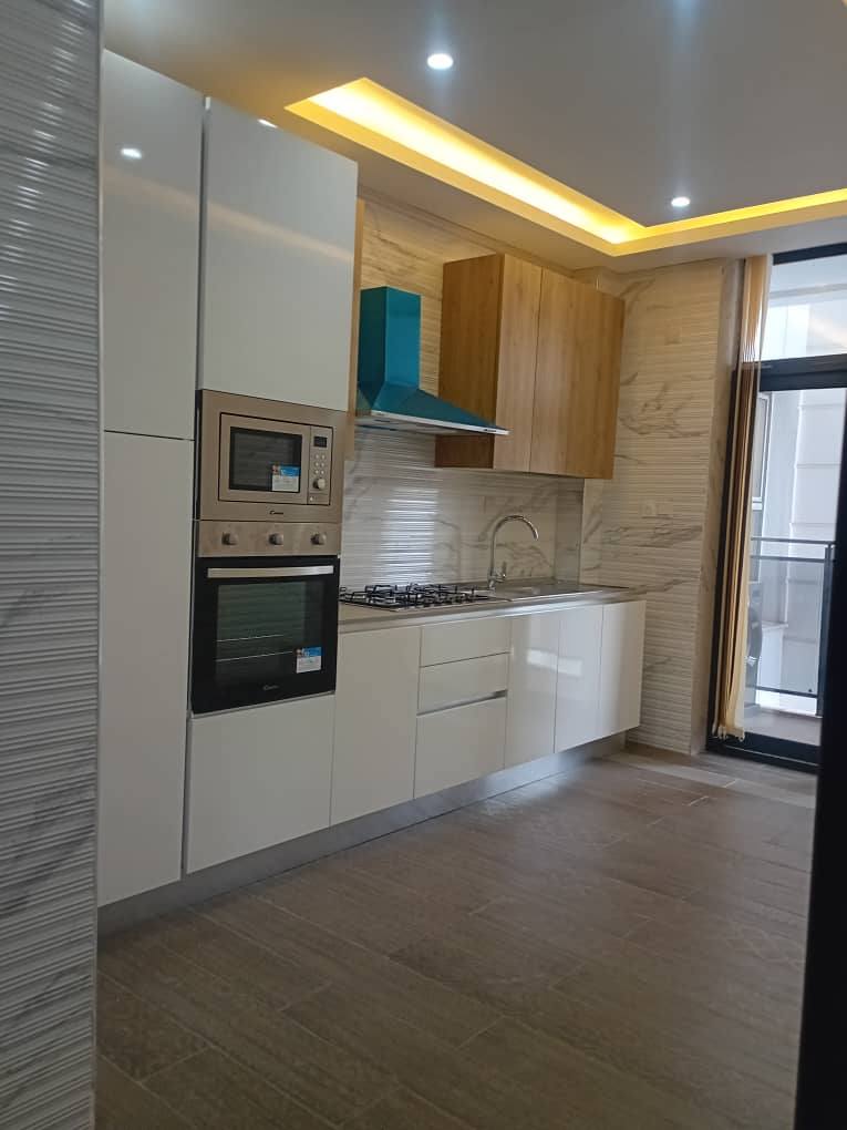 Apartment to rent - Yaoundé, Bastos, golf americain - 1 living room(s), 3 bedroom(s), 4 bathroom(s) - 1 000 000 FCFA / month