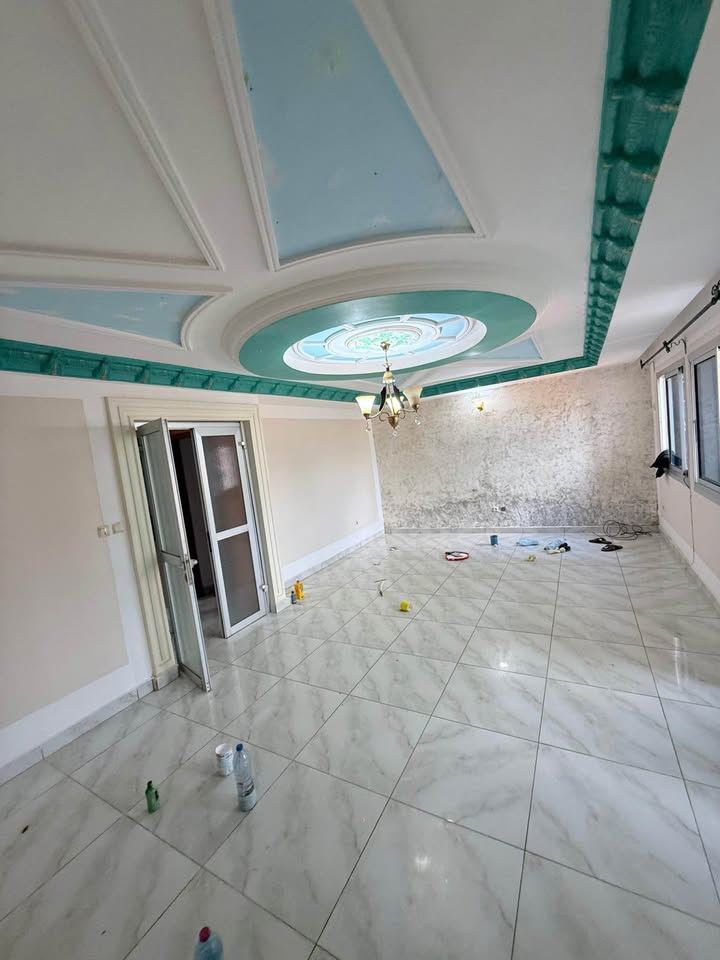 Apartment to rent - Yaoundé, Eleveur, fougerolle - 1 living room(s), 2 bedroom(s), 2 bathroom(s) - 150 000 FCFA / month