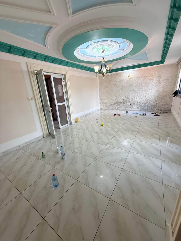 Apartment to rent - Yaoundé, Eleveur, fougerolle - 1 living room(s), 2 bedroom(s), 2 bathroom(s) - 150 000 FCFA / month