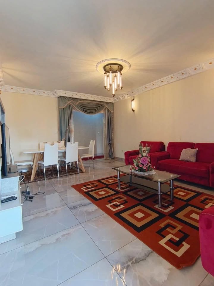 Appartement à louer - Yaoundé, Odza, petit marche - 1 salon(s), 2 chambre(s), 2 salle(s) de bains - 200 000 FCFA / mois