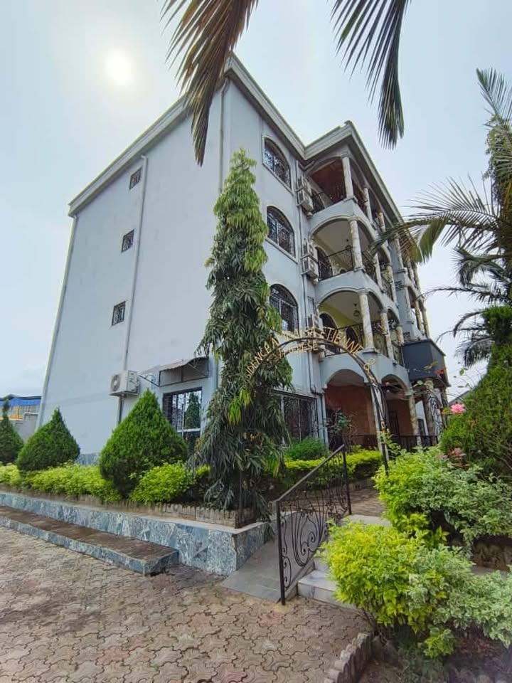 Appartement à louer - Yaoundé, Odza, petit marche - 1 salon(s), 2 chambre(s), 2 salle(s) de bains - 200 000 FCFA / mois