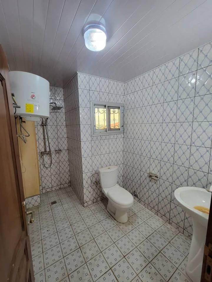 Appartement à louer - Yaoundé, Odza, messamedongo - 1 salon(s), 2 chambre(s), 2 salle(s) de bains - 200 000 FCFA / mois